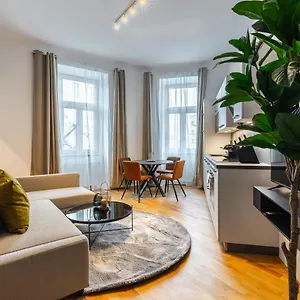 Trendy With - Smart Tv, Coffee Machine In Meidling Wien