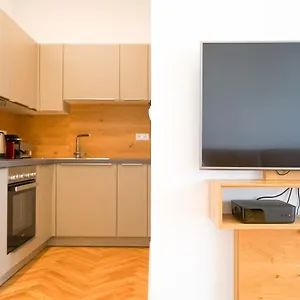 Nadland B7 Wien