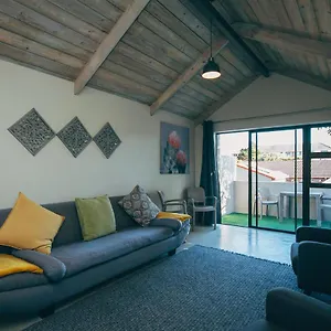 https://lakeside-mountain-loft.hotels-capetown.com