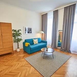 Renovated & Cozy - Close To Museumsquartier Wien
