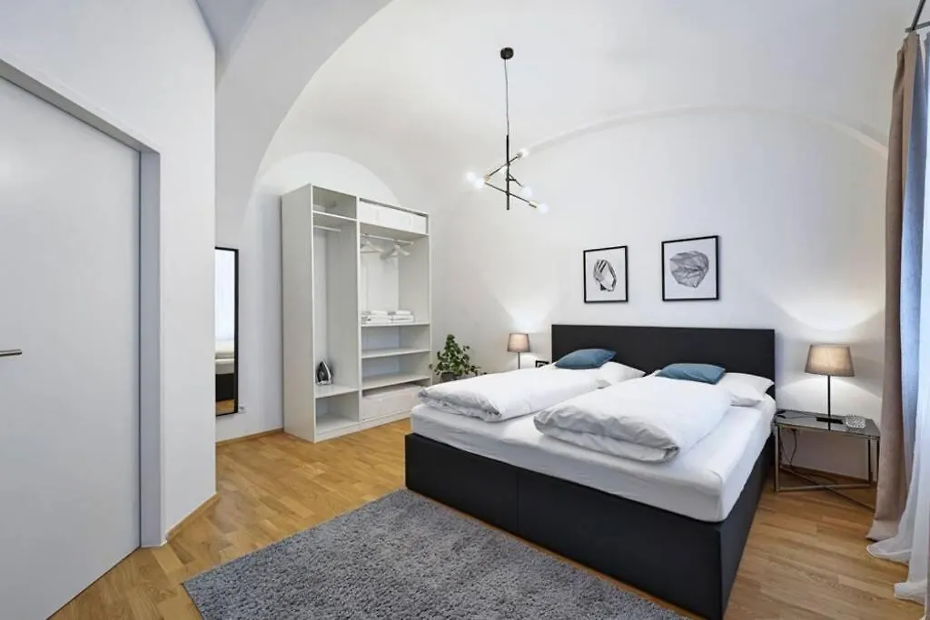 Vienne City Apartment Crown 6