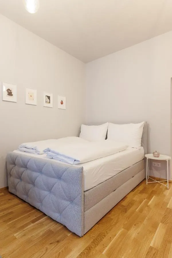 Vienne City Apartment Crown 6